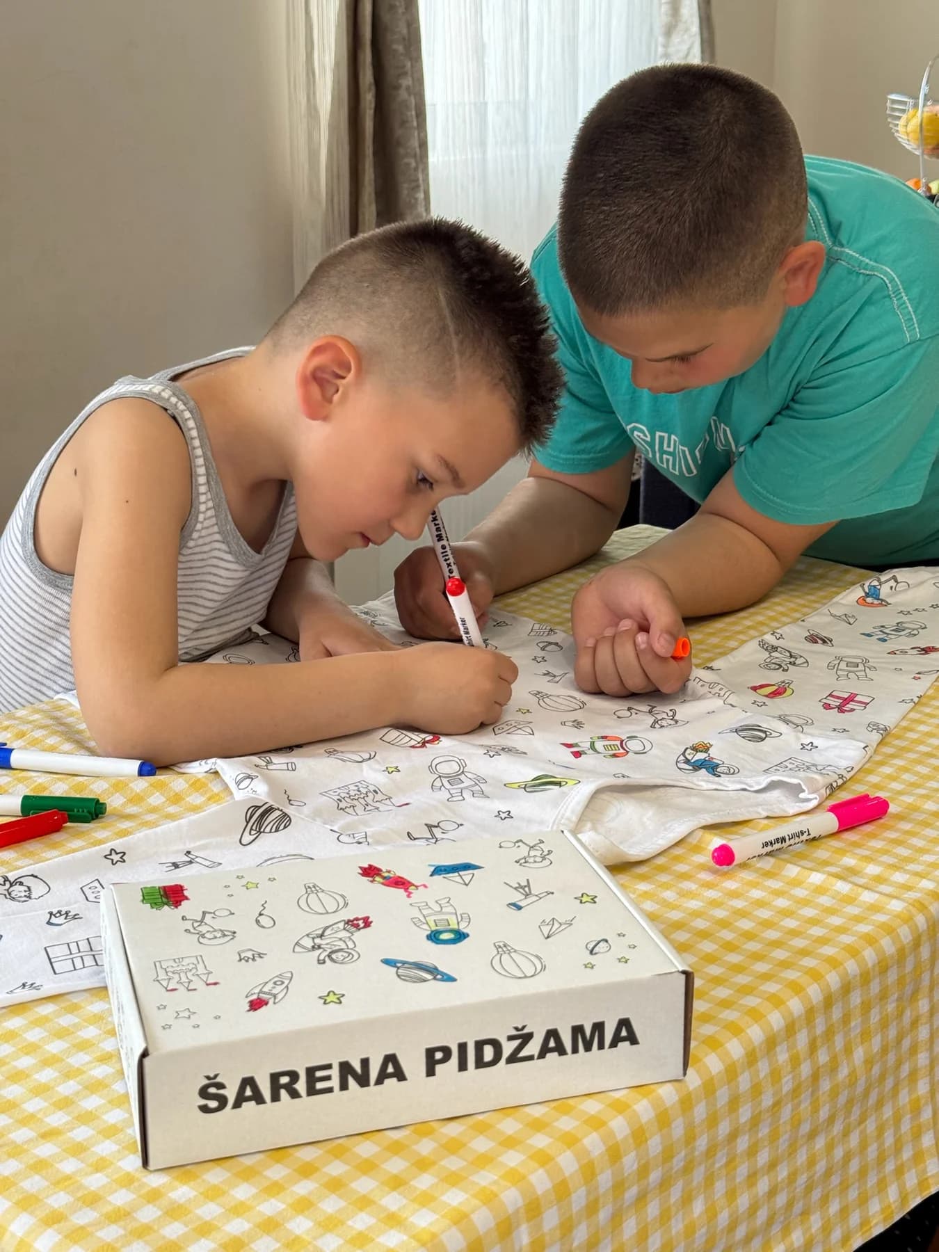 Kutija u kojoj pidžama stiže