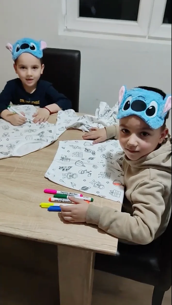 dete u obojenom proizvodu, fotografija 7