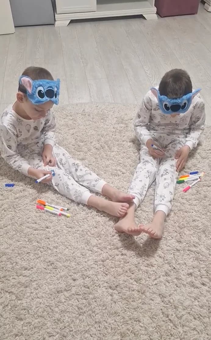 dete u obojenom proizvodu, fotografija 6